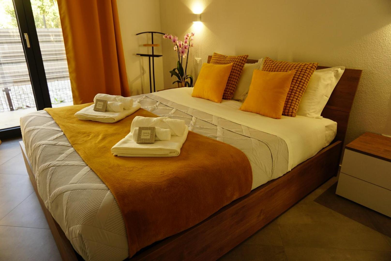 Elisa Apartments B - In Front Of The Walls Of Lucca Exterior foto